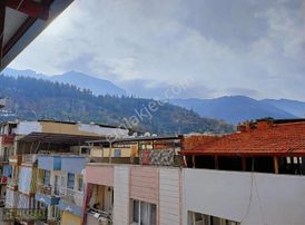 Alaybey Zabıta Yakınında Kiralık Asansörlü 3+1 Açık Mutfak Daire