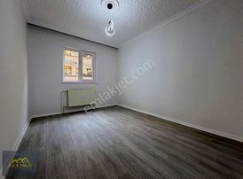 Tandoğan'da 3+1 Ara Kat Asansörlü Ön Cephe Full Yapılı Daire!