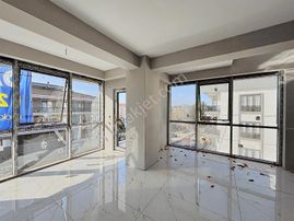 Yalova Çiftlikköy Atatürk Caddesinde Kiralık Dubleks Ofisler