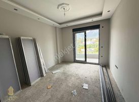 Alanya Oba Çarşamba'da Satılık 2+1 Ayrı Mutfak Daire