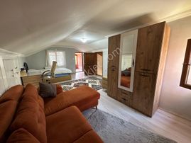 Derince Çınarlı Mah. 3 Katlı 5+1 Bahçeli Fırsat Müstekil Ev