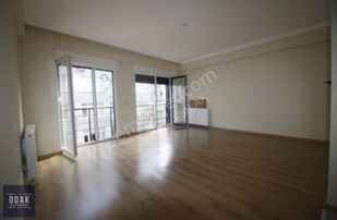 Odak Emlak'tan Moda Caddesi'nde 2020 Yapımı Geniş 2+1