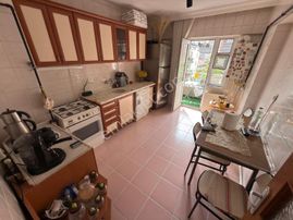 Refik Saydam Caddesi Yakını 3+1 Bağımsız Eşyaları İle Satılık