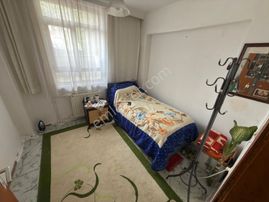 Refik Saydam Caddesi Yakını 3+1 Bağımsız Eşyaları İle Satılık