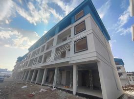 Uydukent-selçuklu Mah.'de Devlet Hast. Yakın Sıfır 390m² Dükkan