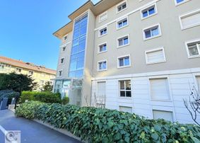 İstinyepark Evlerinde Satılık 2+1 Daire Boş ***önü Açık Peyzaj Manzaralı***