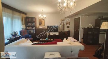 Araphasan Mahallesinin En Güzel Sokağında Satılık 2+1 Daire