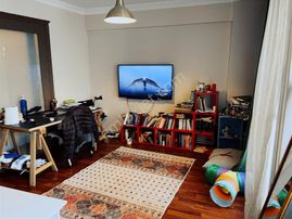 Bornova Küçükpark Meydanda Çift Cephe Bakımlı 3+1 Kiralık Daire