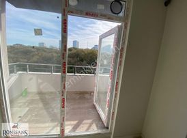 Rönesans Emlak'tan Deniz Manzaralı Satılık 1+1