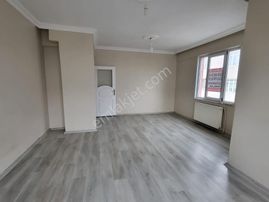 Gölcük Donanma Mahallesinde 2+1 Kiralık Daire