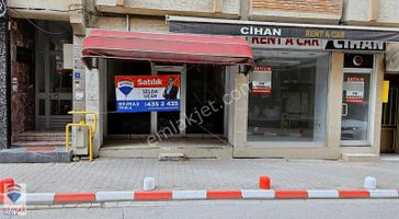 Tabela Değerli Yaya Trafiği Yoğun Cadde Üzeri 40 M2 Satılık