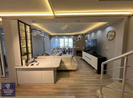 Berlin Sitesinde Deniz Manzaralı 4+1 Tripleks Köşe Villa