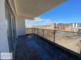 Çanakkale Merkez Esenlerde Havuzlu 3+1 Satılık Daire