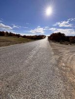 Banazda Uygun Susuzda Anayola 3 Km. Yolasıfır Tarla
