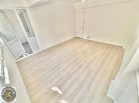 ▓karabuluttan▓akçay Merkez'de Denize 300mt & Ayrı Mutfak 2+1