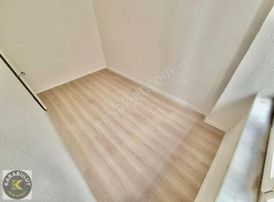 ▓karabuluttan▓akçay Merkez'de Denize 300mt & Ayrı Mutfak 2+1