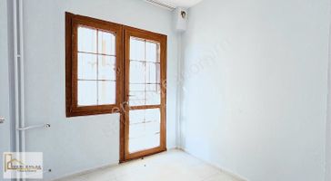 Denize 300 Metre, Bahçeli, Triplex, Eşyasız Villa