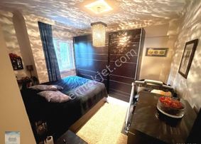 Mürsel Uluç 931. Cadde Üzeri 2+1 Full Mobilyalı Manzaralı Kombili Önü Ve Yanı Yeşil Alan 80m2 Net