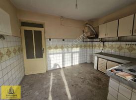 Demircioğlu Caddesinde Kapalı Mutfak Geniş 1+1 Satılık Daire