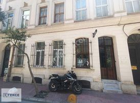 Beyoğlu`nda Galata Kulesi`ne Komşu Eşyalı 2+1 Daire | Tekce