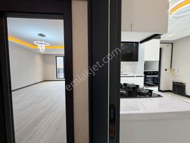 Öz'maşallah.dan Cadde Okullar Yanı Geniş Sıfır 3+1 Daire,,,