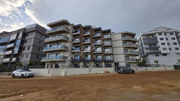 Menderes Barbarosta Sıfır 1+1 45 M² Çift Balkonlu Kapalı Otopark Yerden Isıtma
