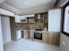 Kartepe'de Havuzlu Güvenlikli Site İçerisinde 2+1 Daire