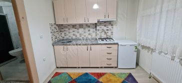 Hikmet Işık Caddesinde Eşyalı 1+1