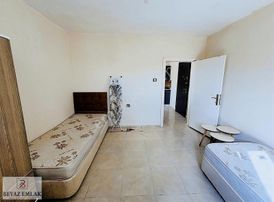 Yeşilyurtta Üniye 20 Dk 1+1 Eşyalı Teraslı Boyalı Daire 16.000tl