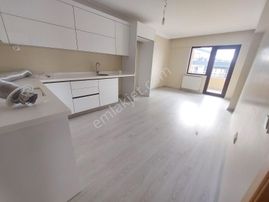 Göral Emlaktan 2+1 Teraslı Geniş Ferah Asansörlü Genç Bina