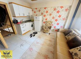 Şengül Gayrimenkul'den Zeytinköyde Kiralık 1+1 Apart