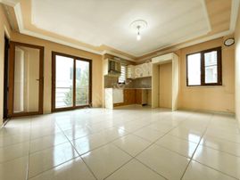 Aygül'den Akçay Merkez'de 5 Yaşında Ön Cephe Ara Kat Denize Yakın Doğalgazlı Fırsat 2+1satılık Daire