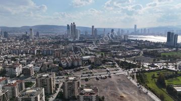 Bayraklıda Satılık Daire 3+1 Site İçerisinde Güvenlikli Fırsat