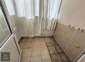 Konukseverde Katta Tek Daire Ara Kat 3+1