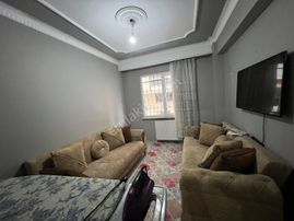 Esenyurt’ta Cadde Ağzında Acil Satılık 2 + 1 Tam Yatırımlık Yüksek Giriş