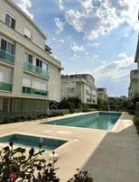 Altınova Mahallesi Mahalle Sitesinde Satılık 4+1 Dubleks Daire