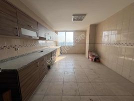 Zorlu'dan Şakirpaşa Kavşağında E-5'e Cepheli İş Hanı Ofis