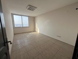 Zorlu'dan Şakirpaşa Kavşağında E-5'e Cepheli İş Hanı Ofis