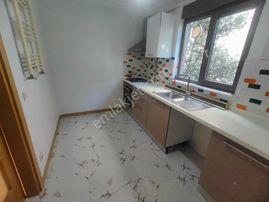 Emlak Dünyasından Yalı Mahallesinde Sahil Marmaray 3 Dk Mesafede