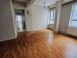 Necatibey İlkokulu Yanında Satılık 3+1