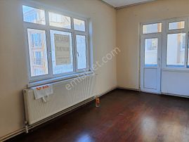 Liman Mahallesi 100. Yıl Bulvarına 100 Metre Mesafede