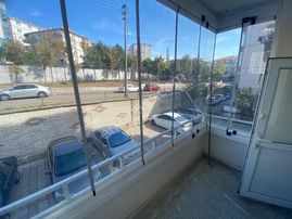 Sincan Hürriyet Caddesinde Ara Kat 3+1 Satılık Daire