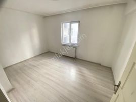 Sincan Hürriyet Caddesinde Ara Kat 3+1 Satılık Daire