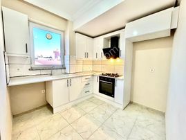 👉edremit Tuzcumurat'ta 👈aygül'den 4 Yaşında Ön Cephe Ayrı Mutfaklı Doğalgazlı 2+1 Satılık Daire 🏡