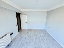 Seğmenler 2+1 Hastahane Yakını Son Kat Lüks Kiralık Daire