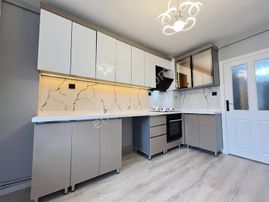 Şentürk Gayrimenkul'den Karapürçek Eyüp Cami Mevk 2. Kat Yapılı