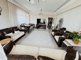 Şehitlik Mahallesi Merkezi Konumda Satılık 3+1 Daire