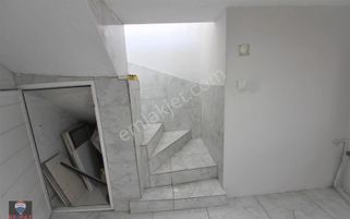 Barış Mahallesi Kızkulesi Karşısı 65 M2 Çift Katlı 4 Bölümü Olan İşlek Cadde Üstü Kiralık Dükkan