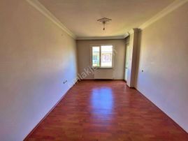 Uytundan Edremitte Daire Fiyatına 5+1 Satılık Tripleks Villa