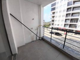 Yükselden Kadıköy De Merkezi Lokasyonda Ara Kat Ön Cephe 1+1